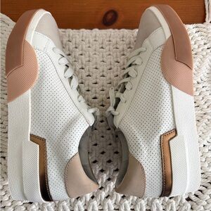 Dolce Vita 6.5 White and Beige Sneakers with Bronze Metallic Accents